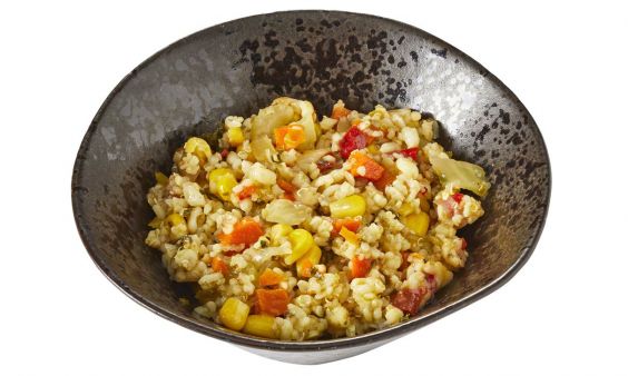 Bulgursalade met maïs, venkel en quinoa